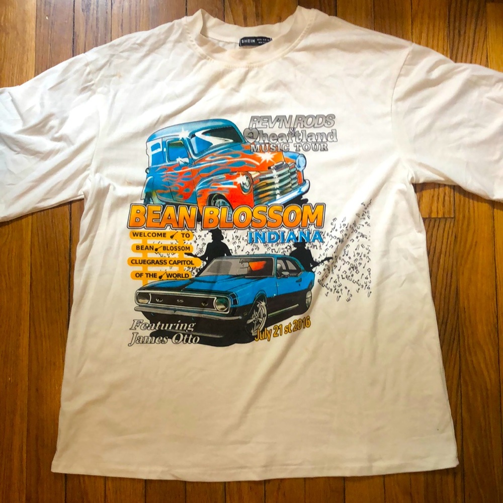 this is a streetwear styled tshirt for men or women, but very very comfortable!